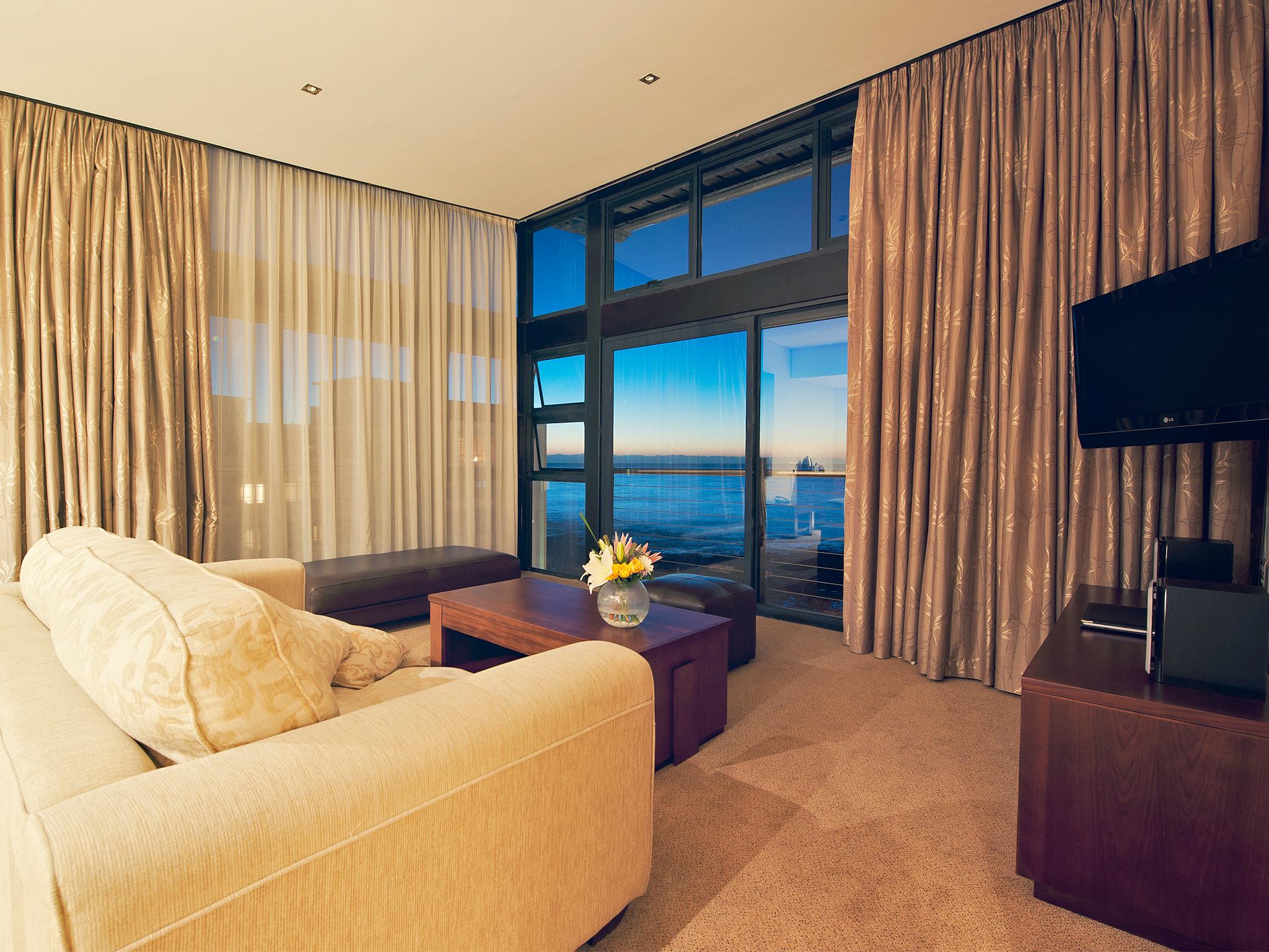 โรงเรียนพรีเมียร์ เคปทาวน์ Hotel ภายนอก รูปภาพ