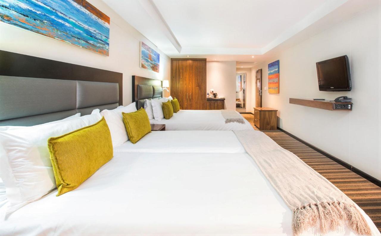 โรงเรียนพรีเมียร์ เคปทาวน์ Hotel ภายนอก รูปภาพ