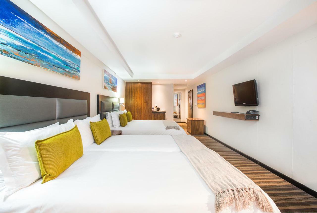 โรงเรียนพรีเมียร์ เคปทาวน์ Hotel ภายนอก รูปภาพ